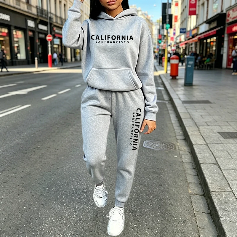 Women'S Fashion Suit - ชุดลำลองสไตล์คนเมือง เสื้อฮู้ดดี้ กางเกงจ็อกเกอร์ ชุดฤดูใบไม้ร่วง ฤดูหนาว ลายพิมพ์แคลิฟอร์เนีย