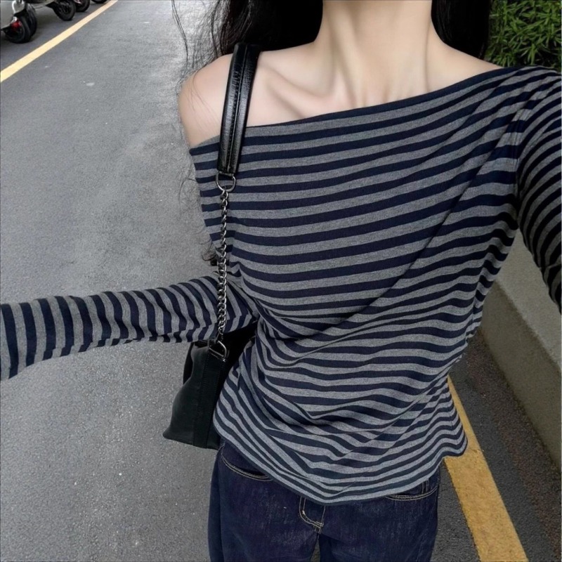Off Shoulder Top - เสื้อผู้หญิงวินเทจลายทางเปิดไหล่แขนยาวสไตล์เกาหลี ทรงหลวมไหล่เฉียง ทรงเข้ารูป ลำลอง