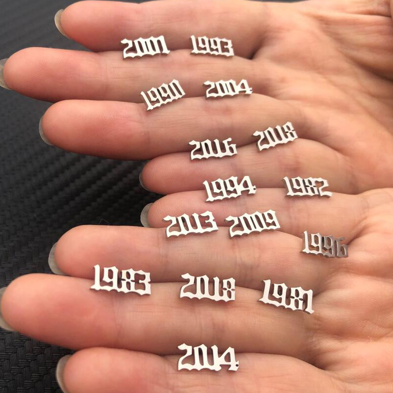 Women'S Fashion Year 2000 - Tiny ปีสแตนเลสจำนวนต่างหูสำหรับผู้ชายผู้หญิง1980 1999 2000 Old เจาะหูเครื่องประดับวันเกิดของขวัญ1980-2019
